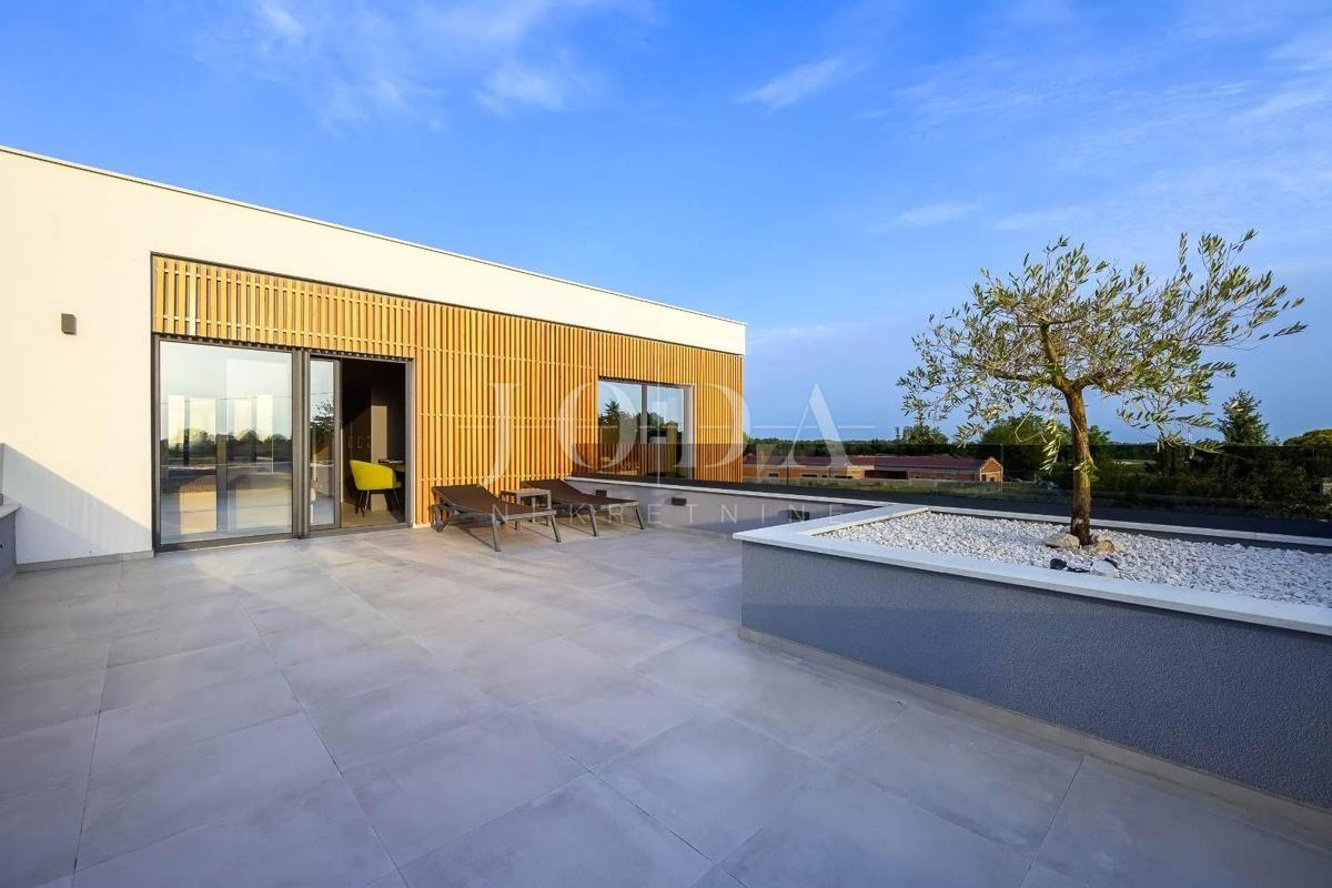 Hiša Svetvinčenat, 250m2