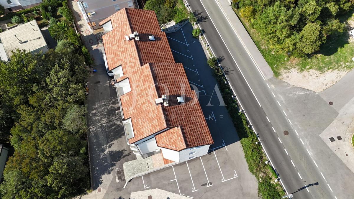 Dvonadstropno stanovanje v Crikvenici v bližini morja