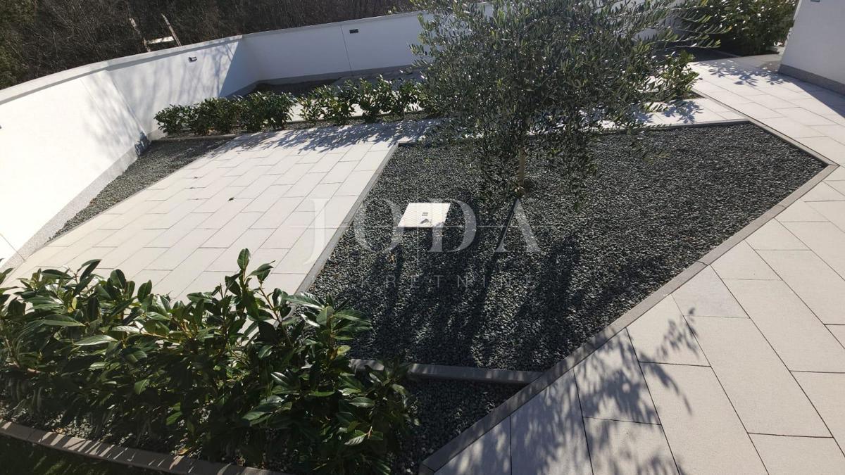 Apartma z odprtim pogledom na morje - Malinska