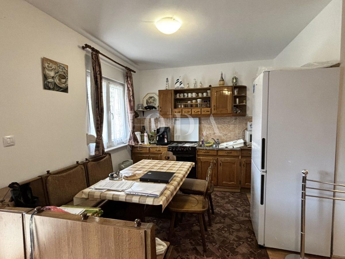 Bakarac, stanovanje z garažo in vrtom