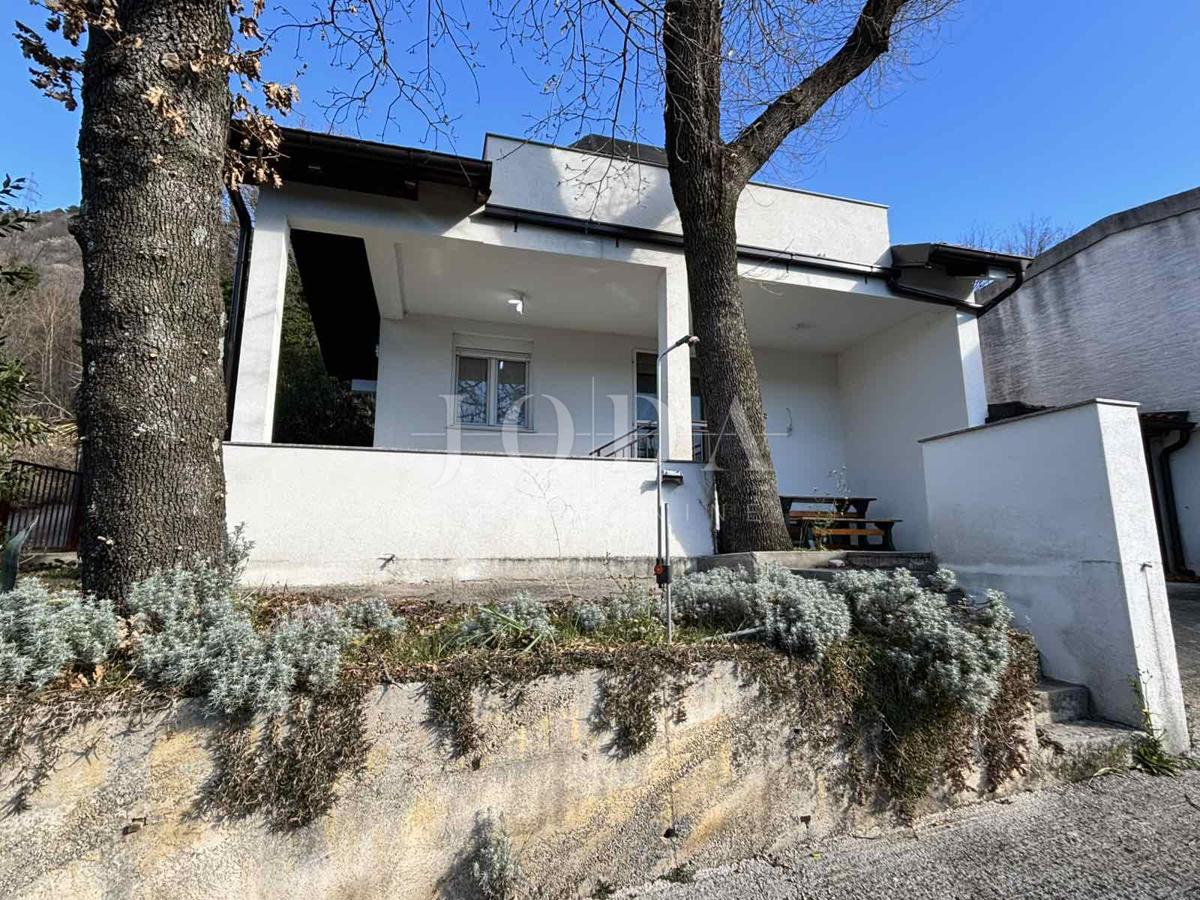 Bakarac, stanovanje z garažo in vrtom