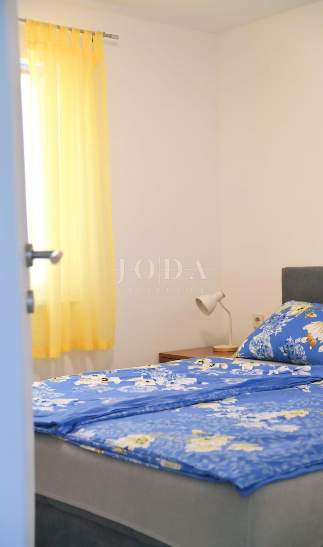 Otok Krk - Hiša z dvema apartmajema in bazenom