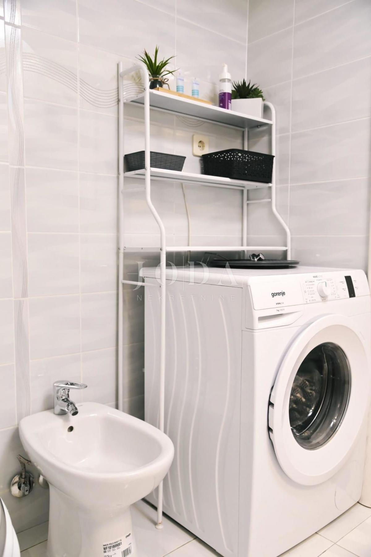 Otok Krk - Hiša z dvema apartmajema in bazenom