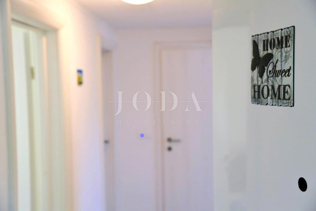 Otok Krk - Hiša z dvema apartmajema in bazenom