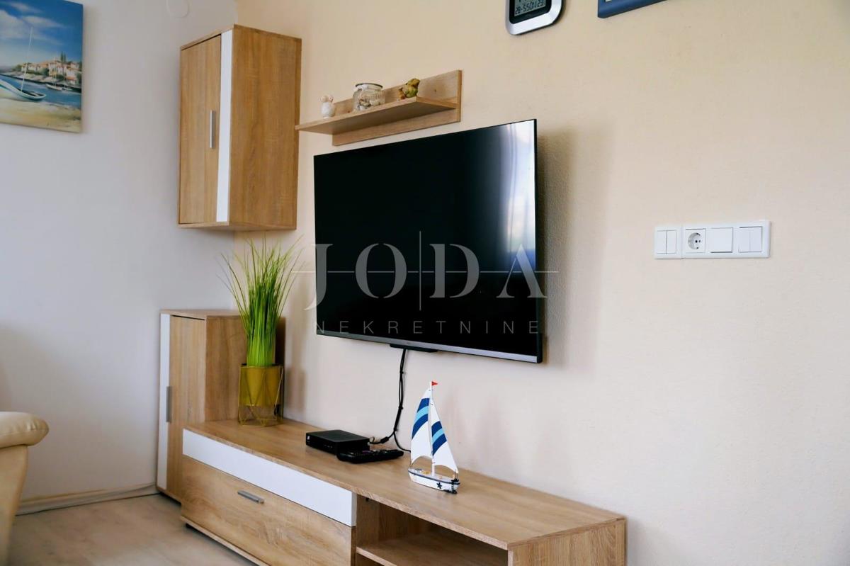 Otok Krk - Hiša z dvema apartmajema in bazenom