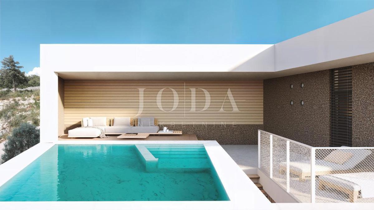 Jadranovo zemljišče z gradbenim dovoljenjem