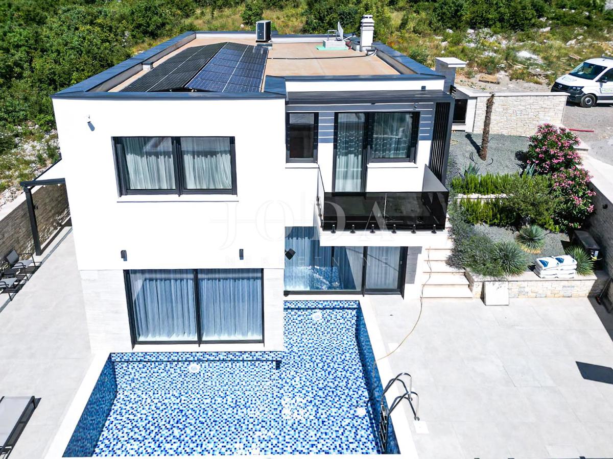 Hiša Jadranovo, Crikvenica, 333m2