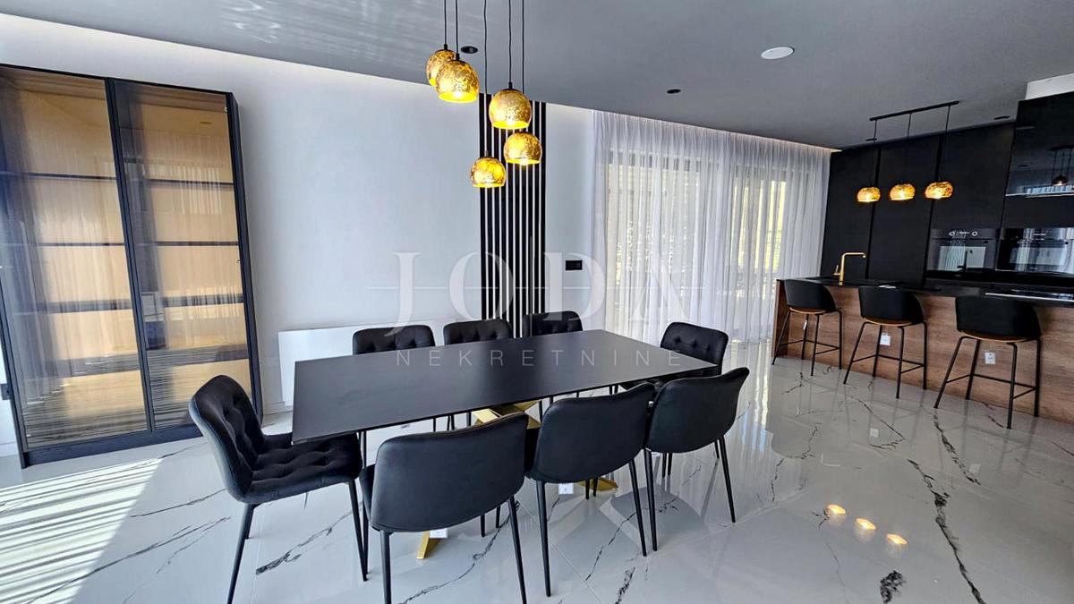 Hiša Jadranovo, Crikvenica, 333m2