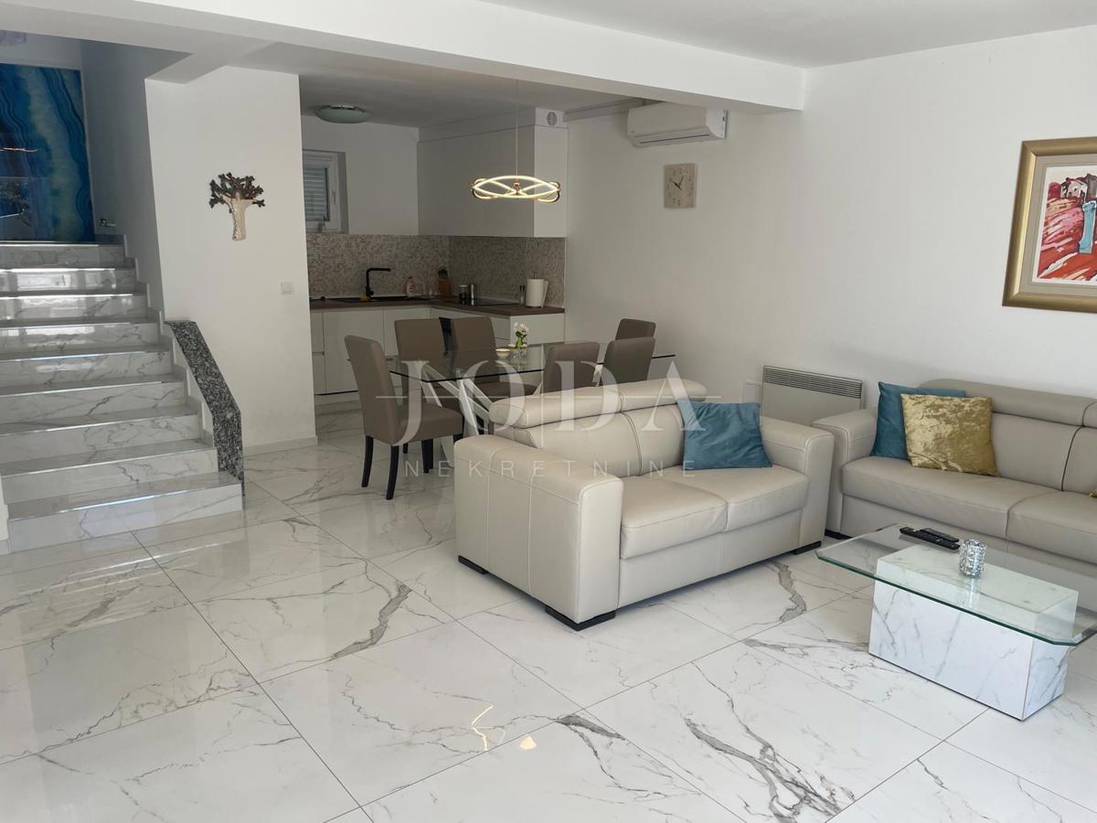 Hiša Dramalj, Crikvenica, 204m2