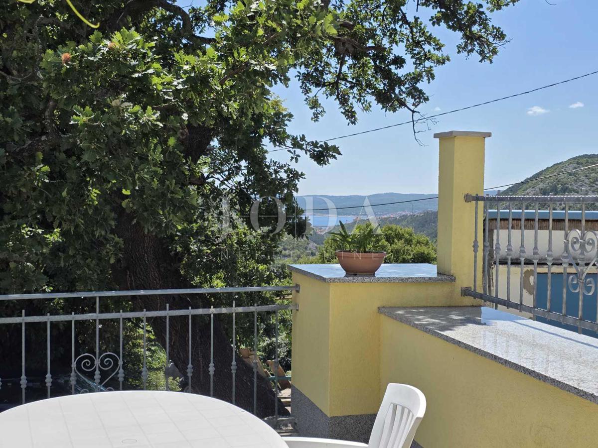 Crikvenica – Obnovljena hiša z razgledom na morje v mirnem zaledju
