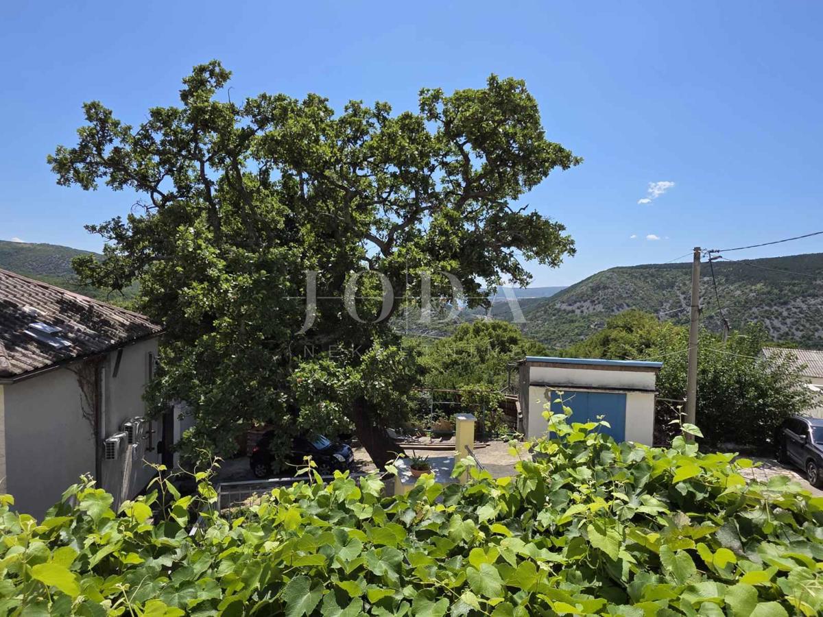 Crikvenica – Obnovljena hiša z razgledom na morje v mirnem zaledju