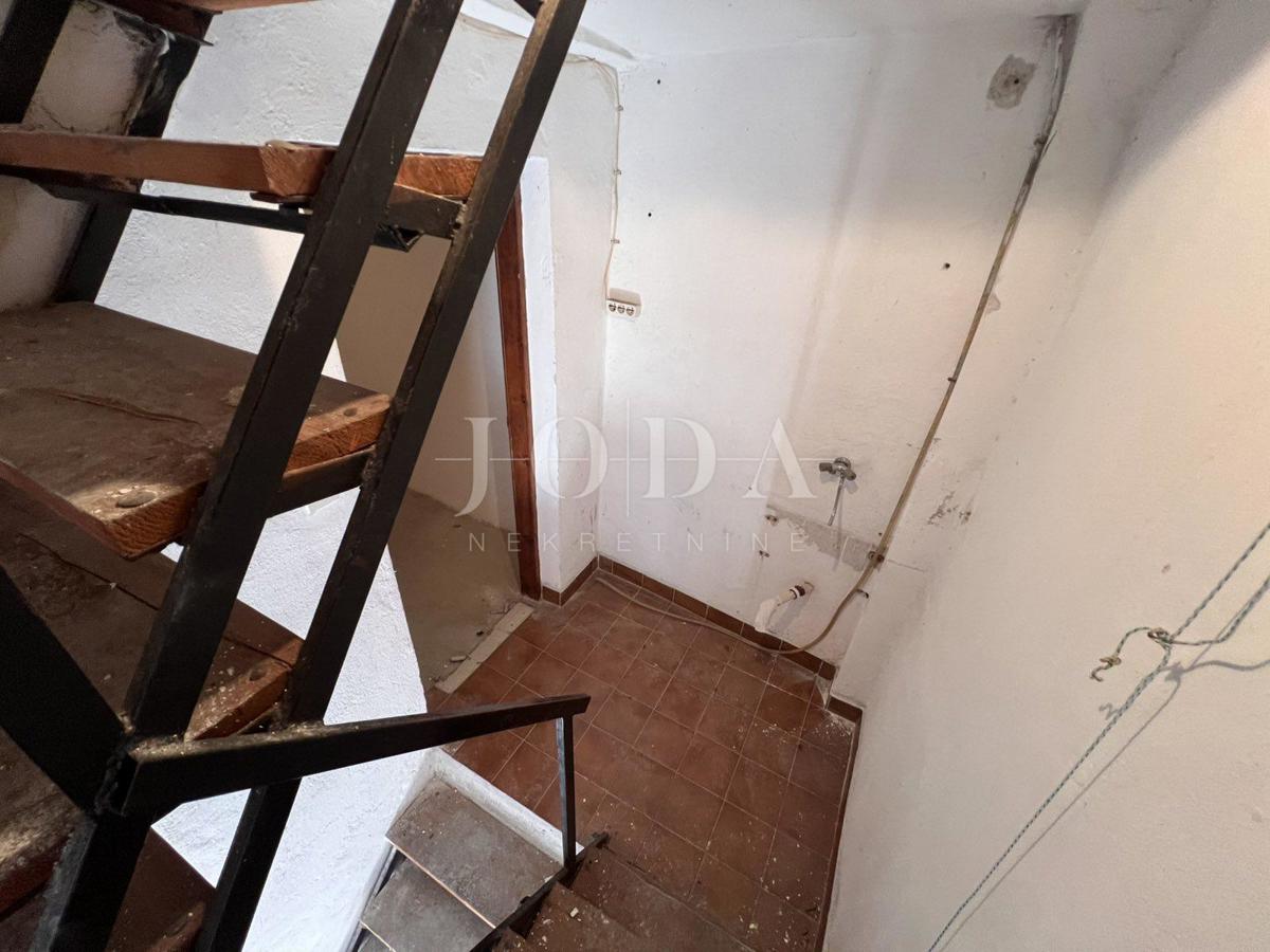  Novi Vinodolski, tradicionalna obalna hiša