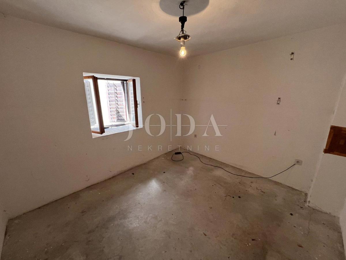  Novi Vinodolski, tradicionalna obalna hiša