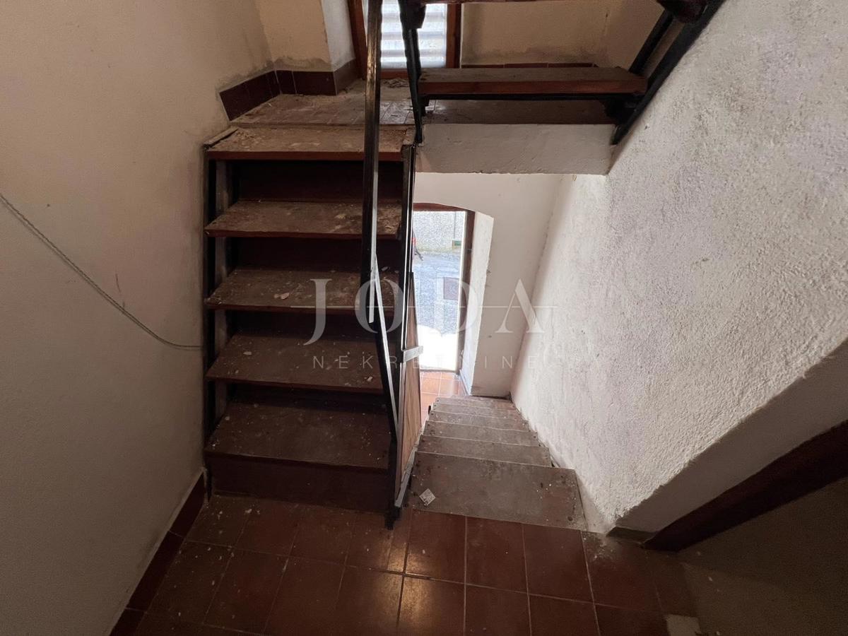  Novi Vinodolski, tradicionalna obalna hiša