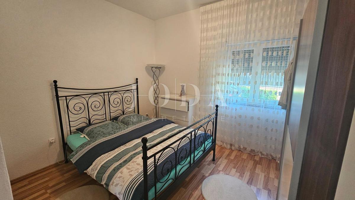 JADRANOVO stanovanje z garažo, poletno kuhinjo in gostilno