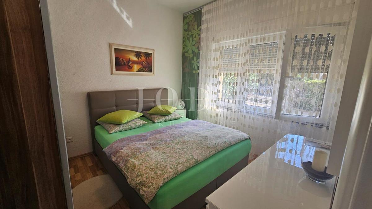 JADRANOVO stanovanje z garažo, poletno kuhinjo in gostilno