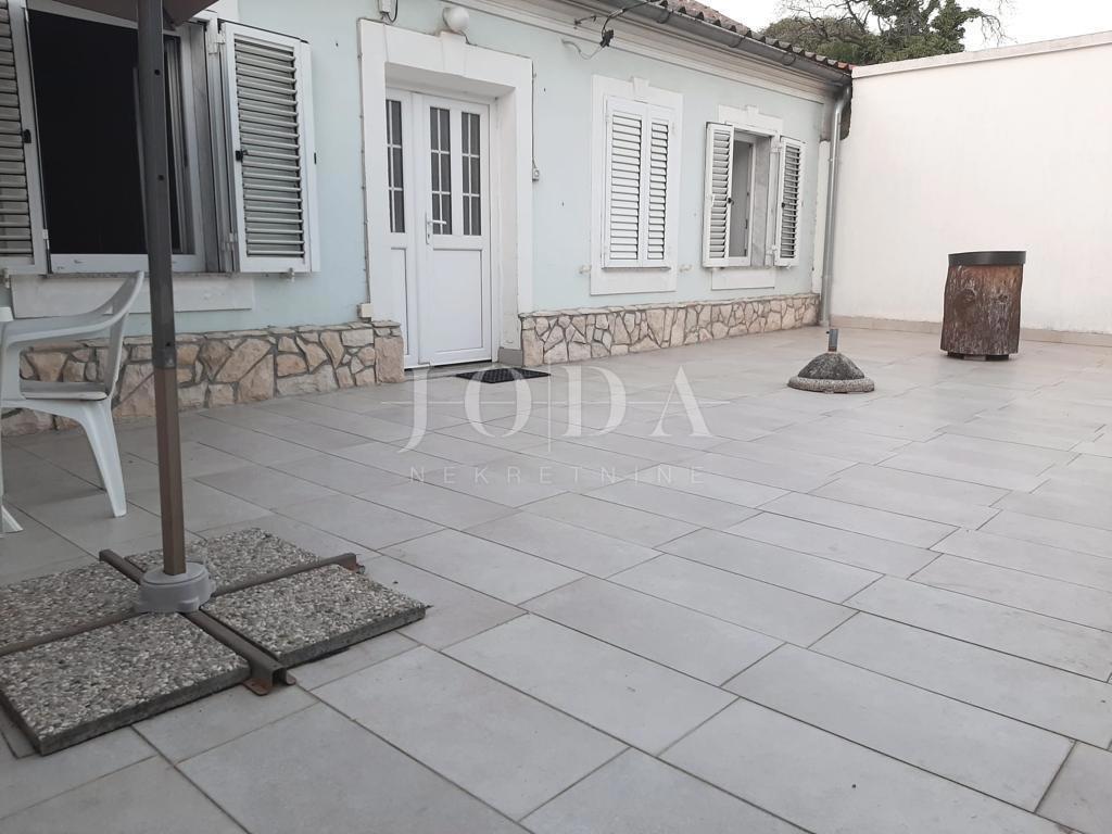 Hiša Senj, 100m2