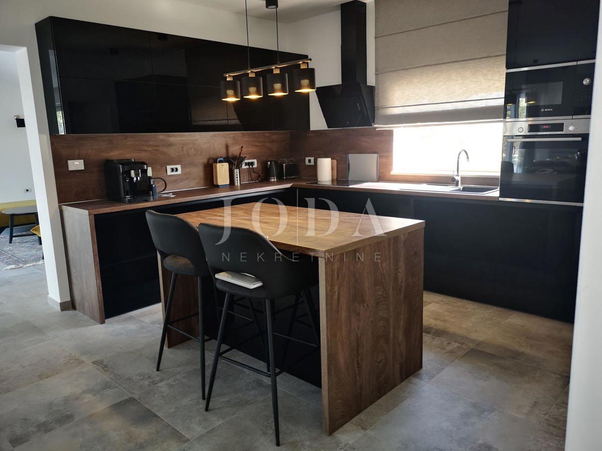 Hiša Labin, 287,30m2