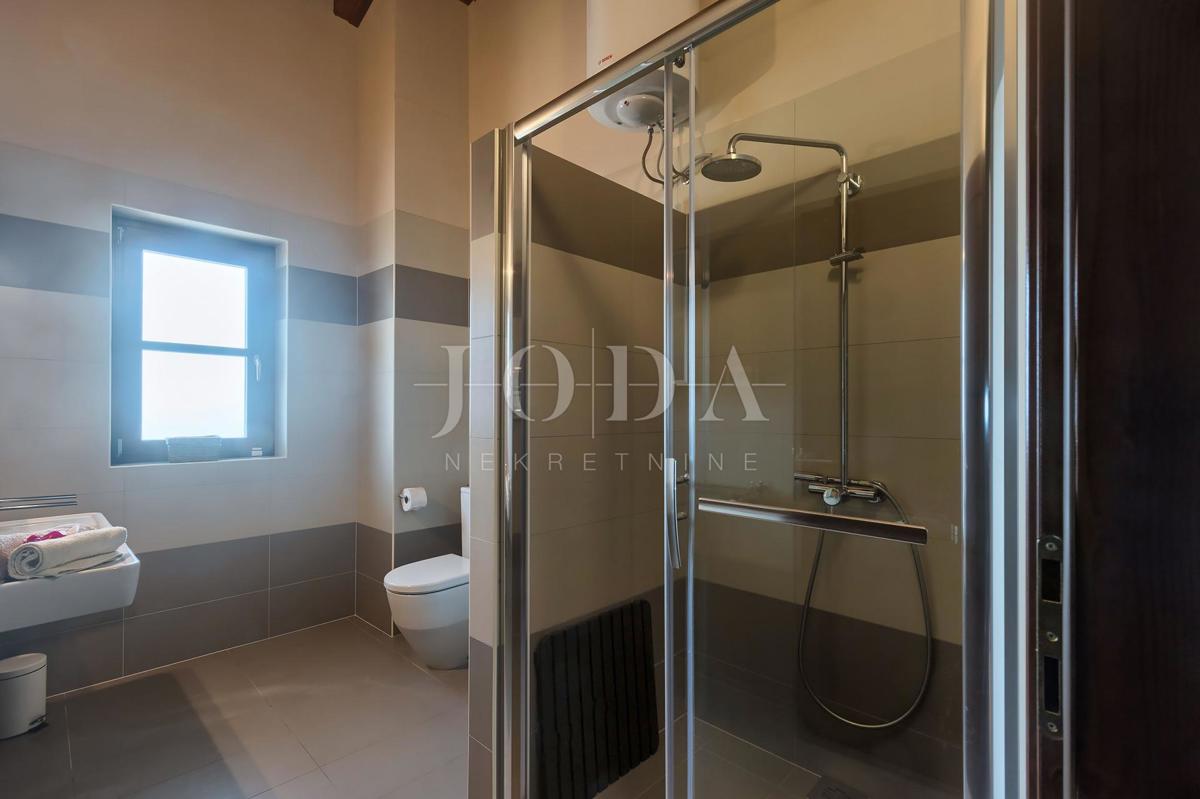 Hiša Svetvinčenat, 440m2