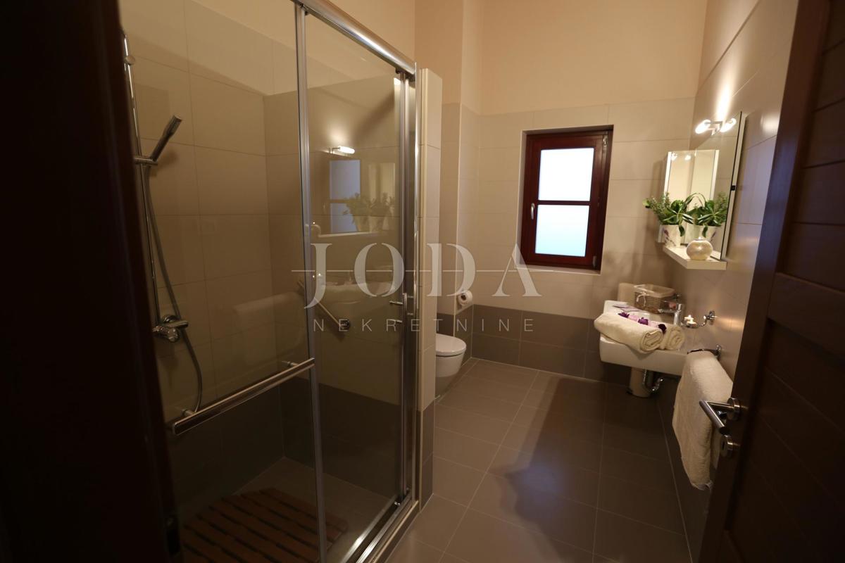 Hiša Svetvinčenat, 440m2