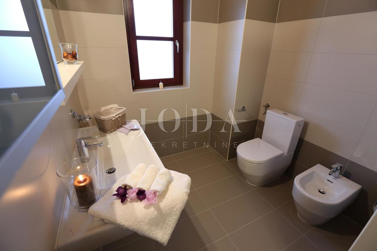 Hiša Svetvinčenat, 440m2