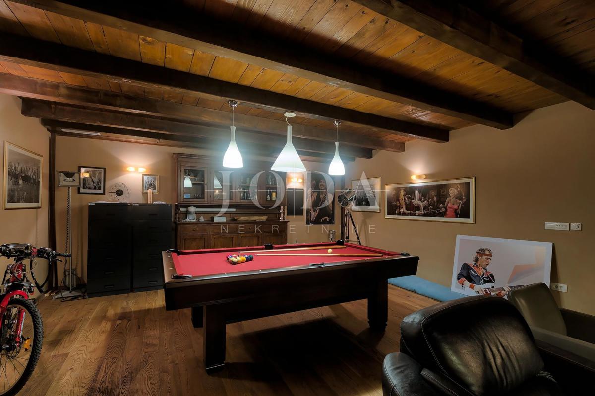 Hiša Svetvinčenat, 440m2