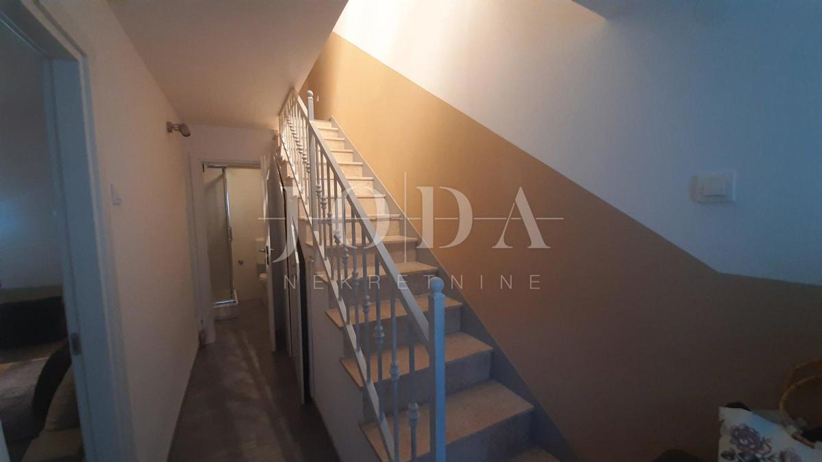 Hiša Novi Vinodolski, 100m2