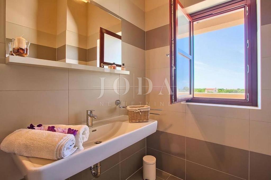 Hiša Svetvinčenat, 400m2