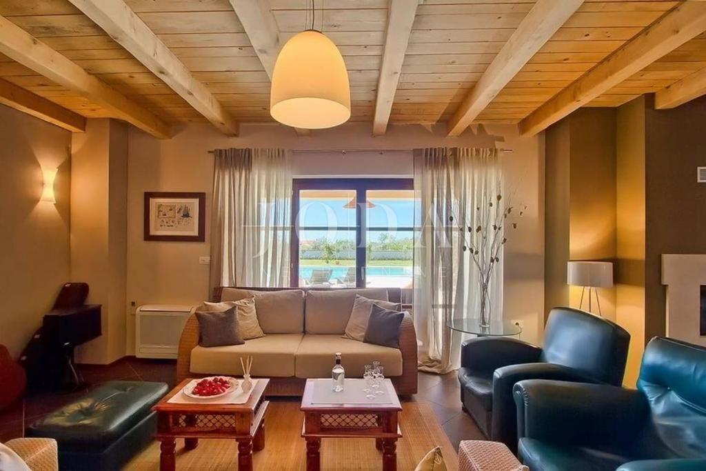 Hiša Svetvinčenat, 400m2