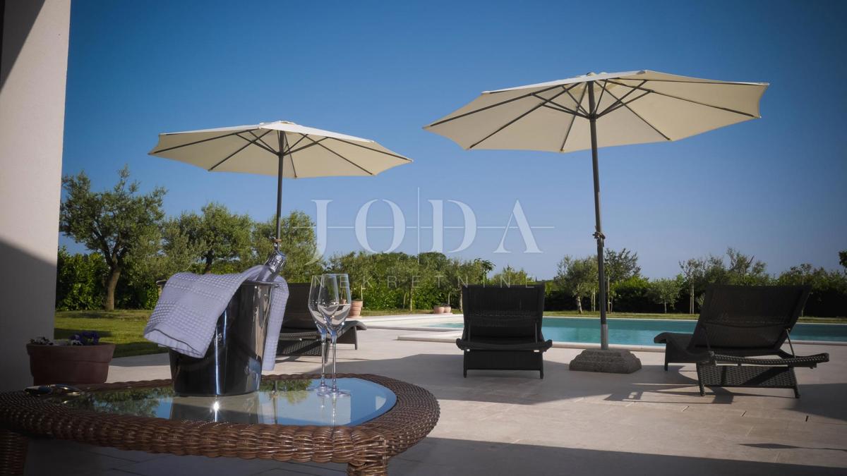 Hiša Svetvinčenat, 400m2