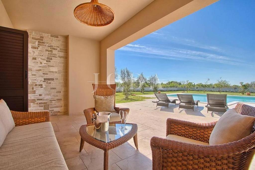 Hiša Svetvinčenat, 400m2