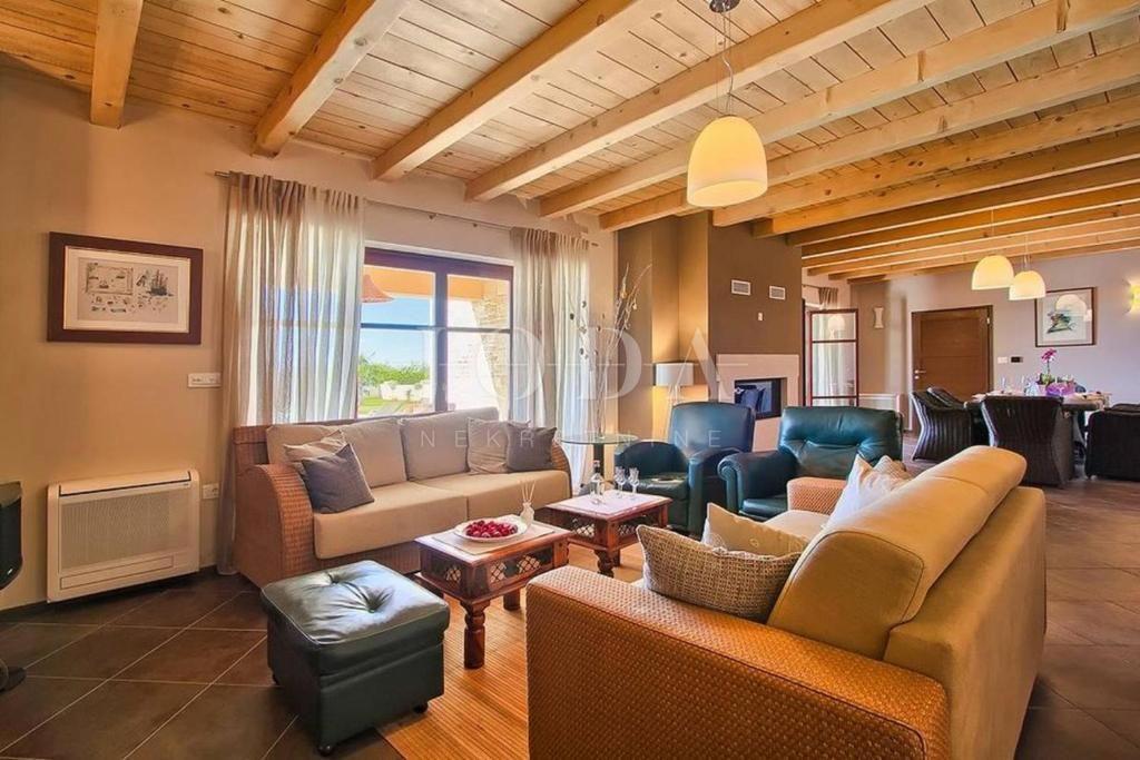 Hiša Svetvinčenat, 400m2