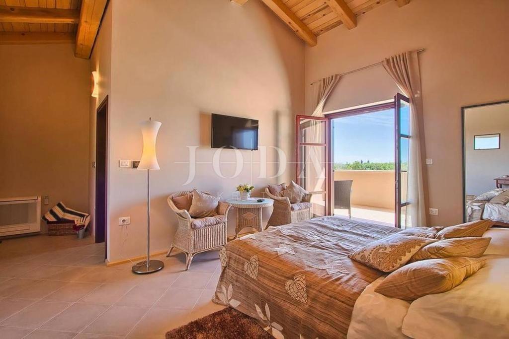 Hiša Svetvinčenat, 400m2