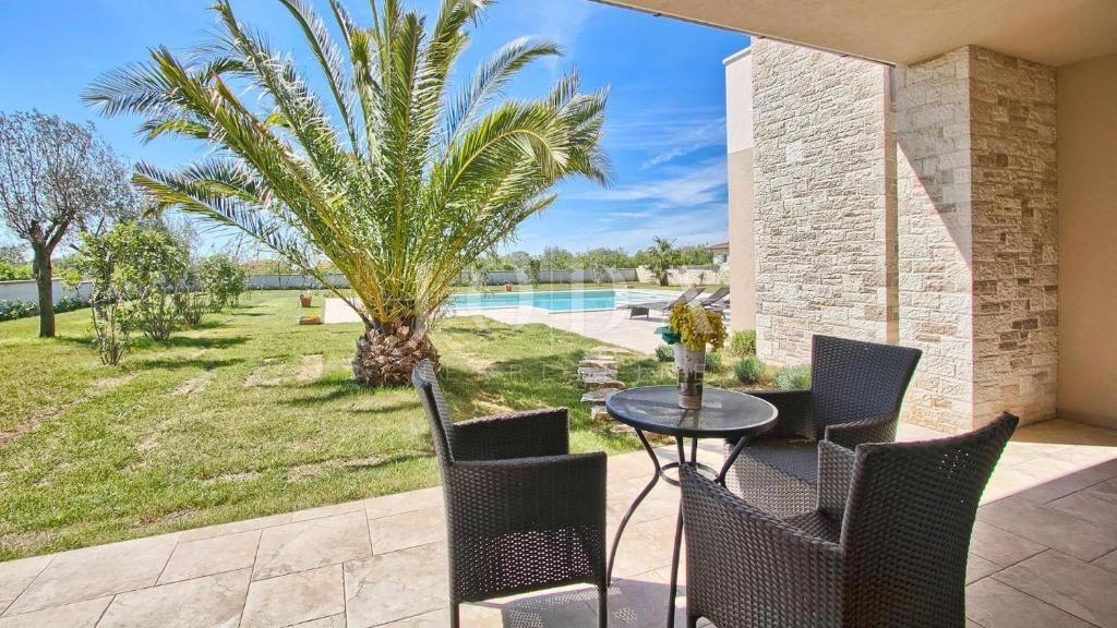 Hiša Svetvinčenat, 400m2