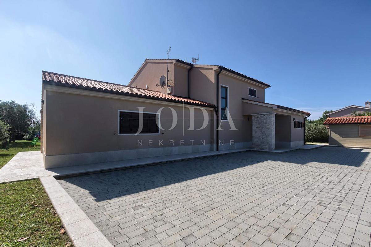 Hiša Svetvinčenat, 400m2