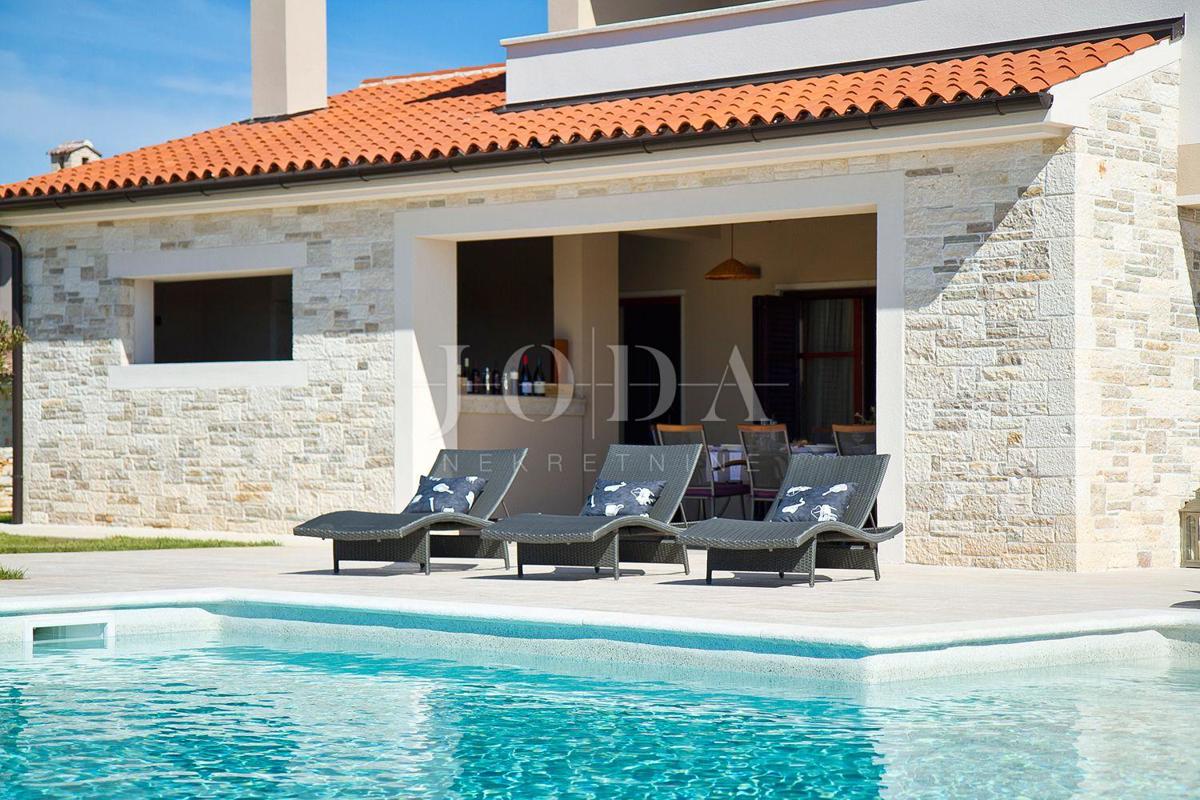 Hiša Svetvinčenat, 400m2