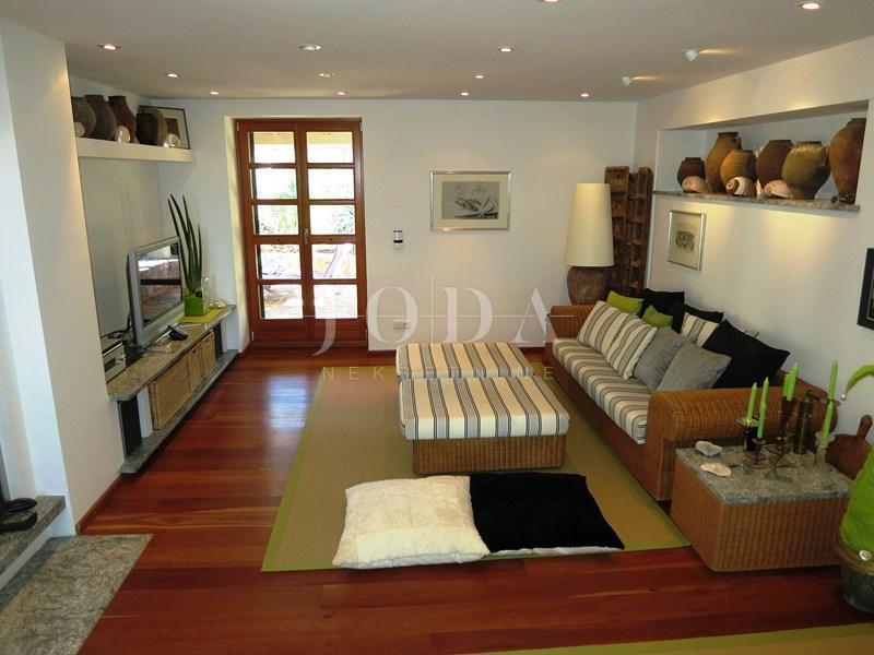 Prostrano imanje u idiličnom seoskom okruženju