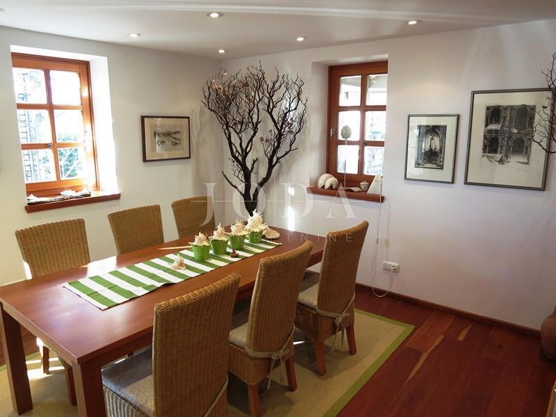 Prostrano imanje u idiličnom seoskom okruženju