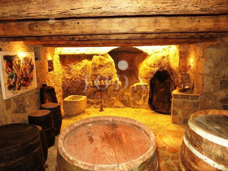 Prostrano imanje u idiličnom seoskom okruženju