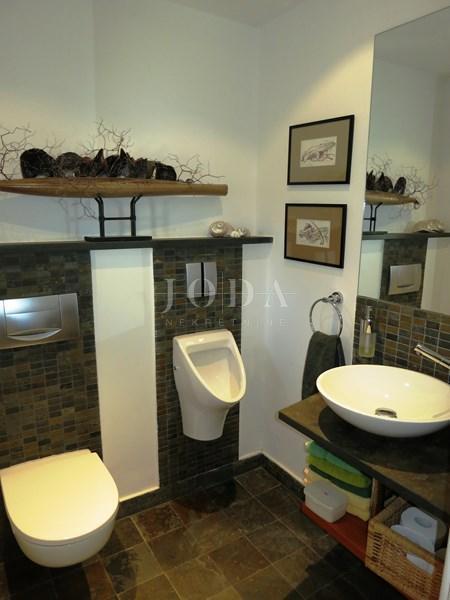 Prostrano imanje u idiličnom seoskom okruženju