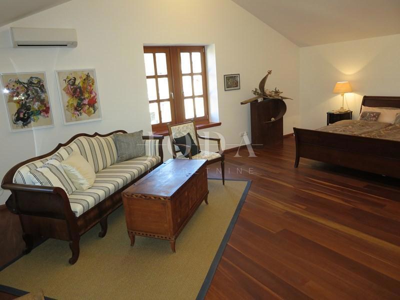 Prostrano imanje u idiličnom seoskom okruženju