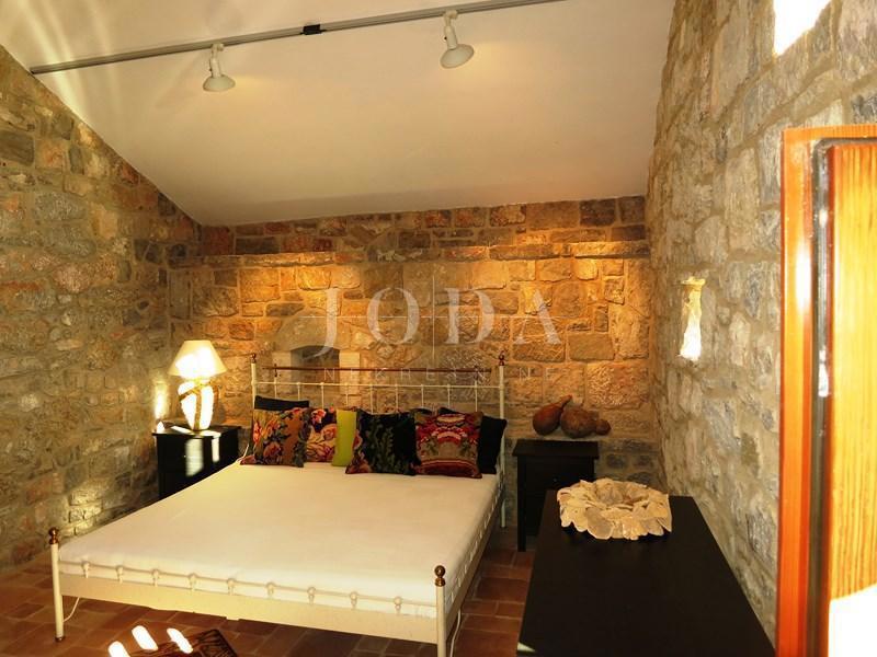 Prostrano imanje u idiličnom seoskom okruženju