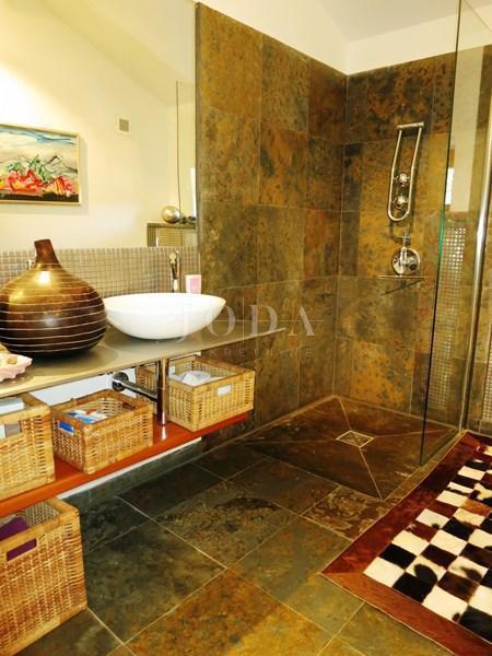 Prostrano imanje u idiličnom seoskom okruženju