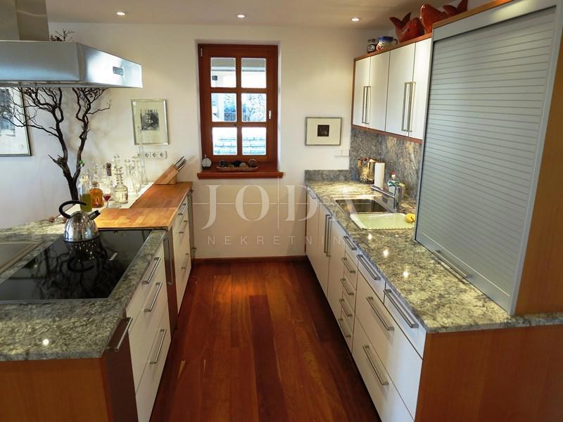 Prostrano imanje u idiličnom seoskom okruženju