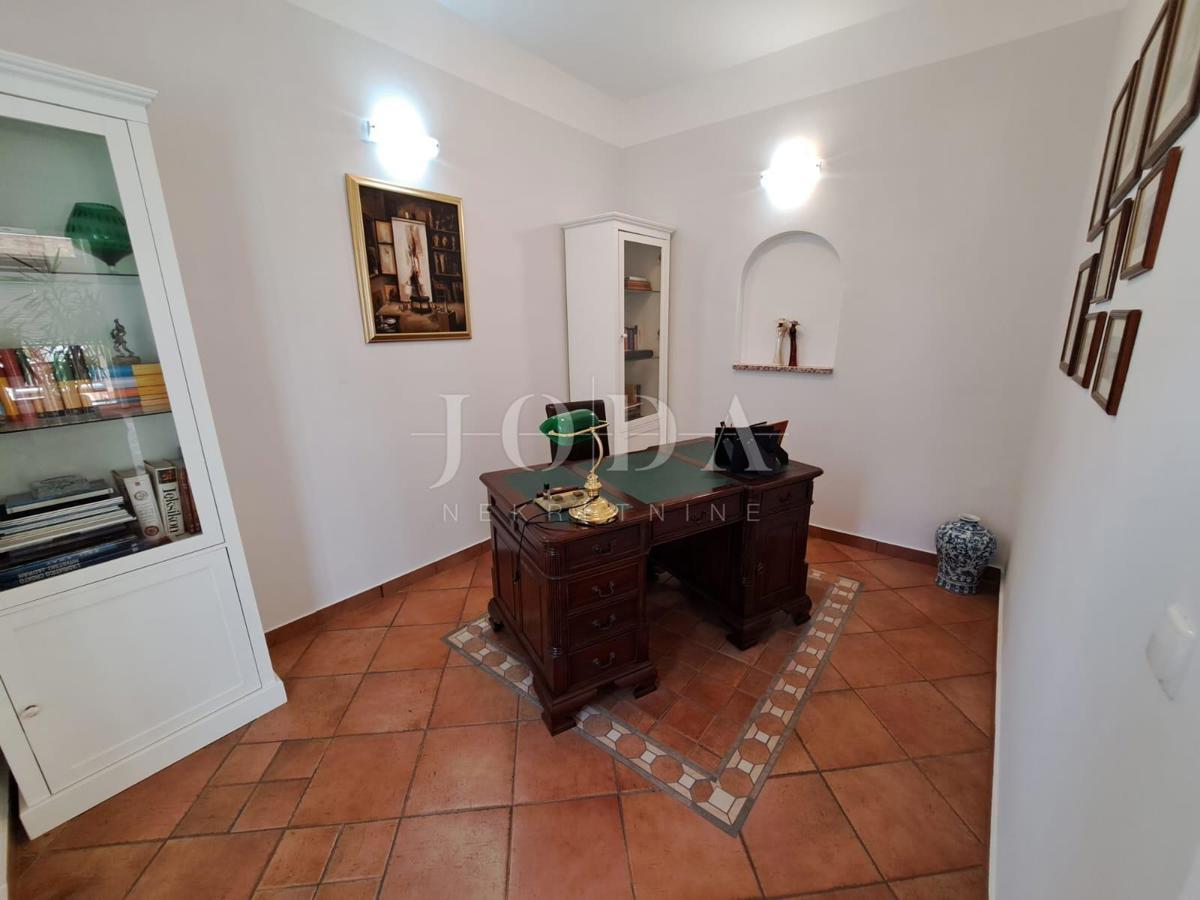Otok Krk - Malinska, luksuzna vila z devetimi apartmaji