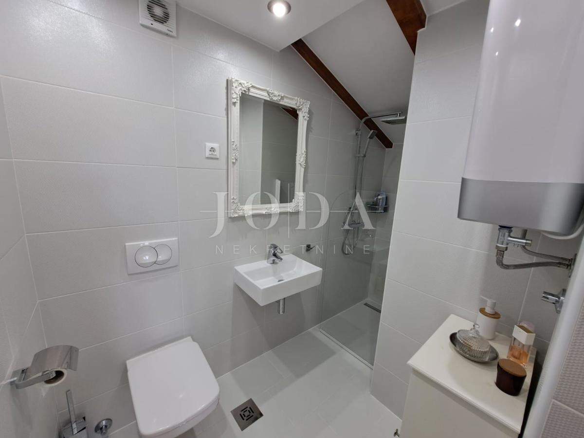 Otok Krk - Malinska, luksuzna vila z devetimi apartmaji
