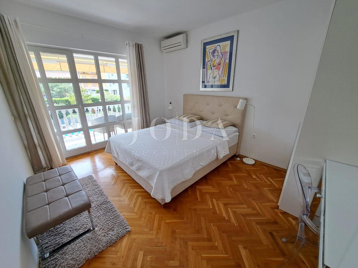 Otok Krk - Malinska, luksuzna vila z devetimi apartmaji