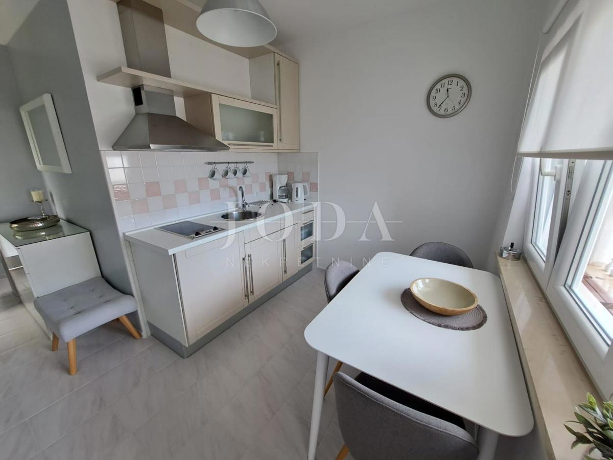 Otok Krk - Malinska, luksuzna vila z devetimi apartmaji