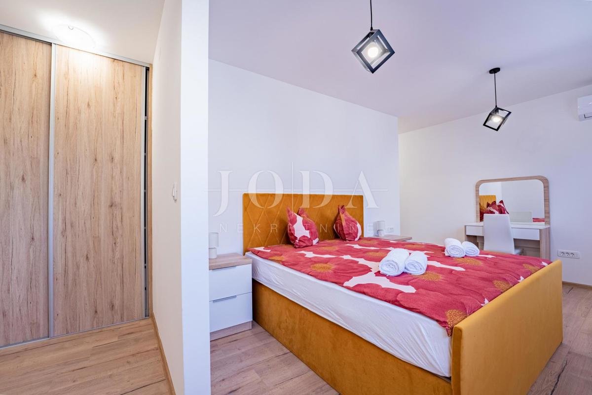 Krk, Dobrinj, kuća mediteranskog stila s grijanim bazenom