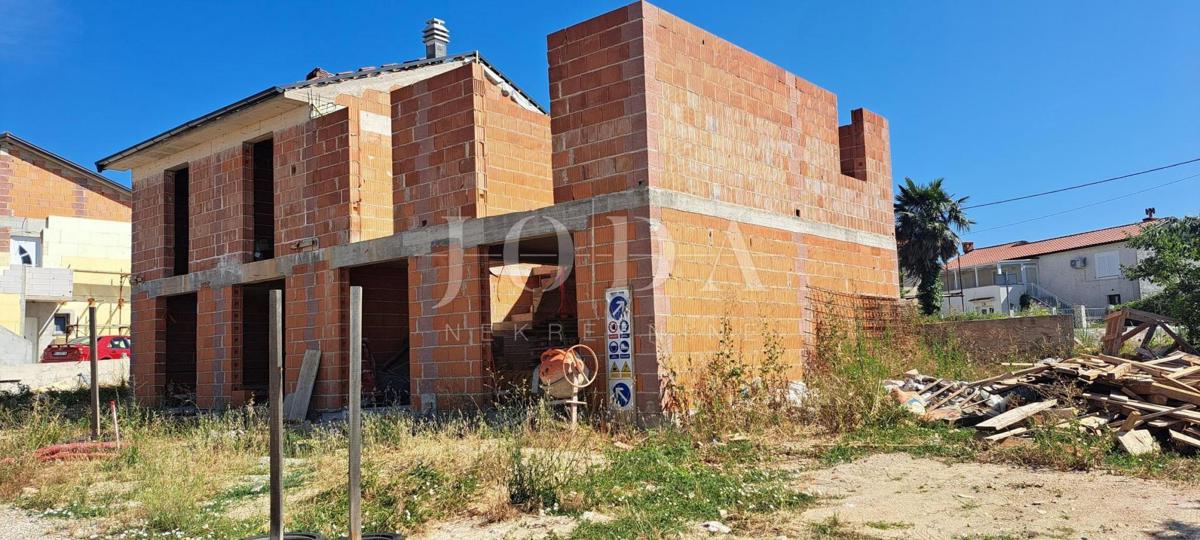 Dvojček z bazenom, roh bau, Vrbnik-okolica